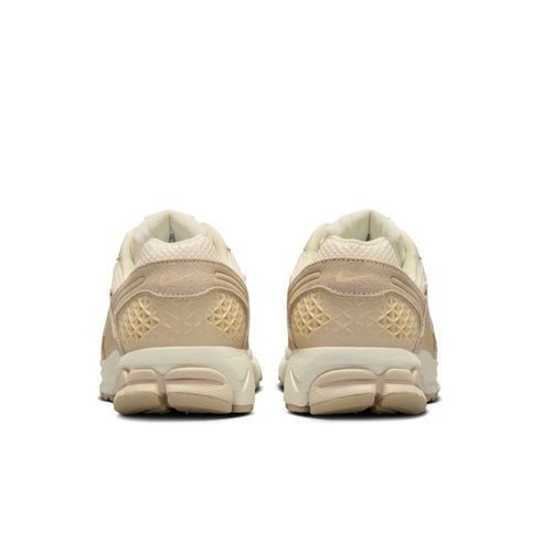 NIKE Zoom Vomero 5 Womens Sneakers